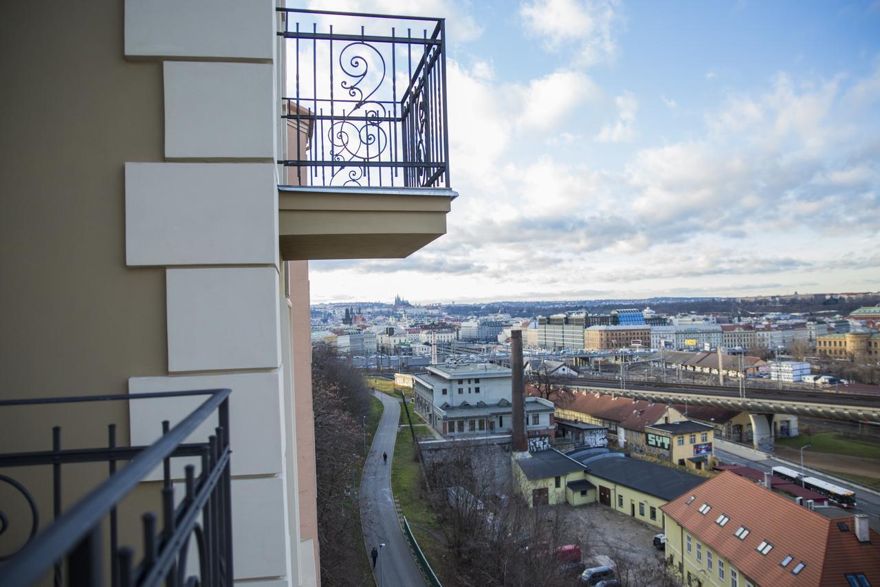 Gregory House Aparthotel Prag Exteriör bild